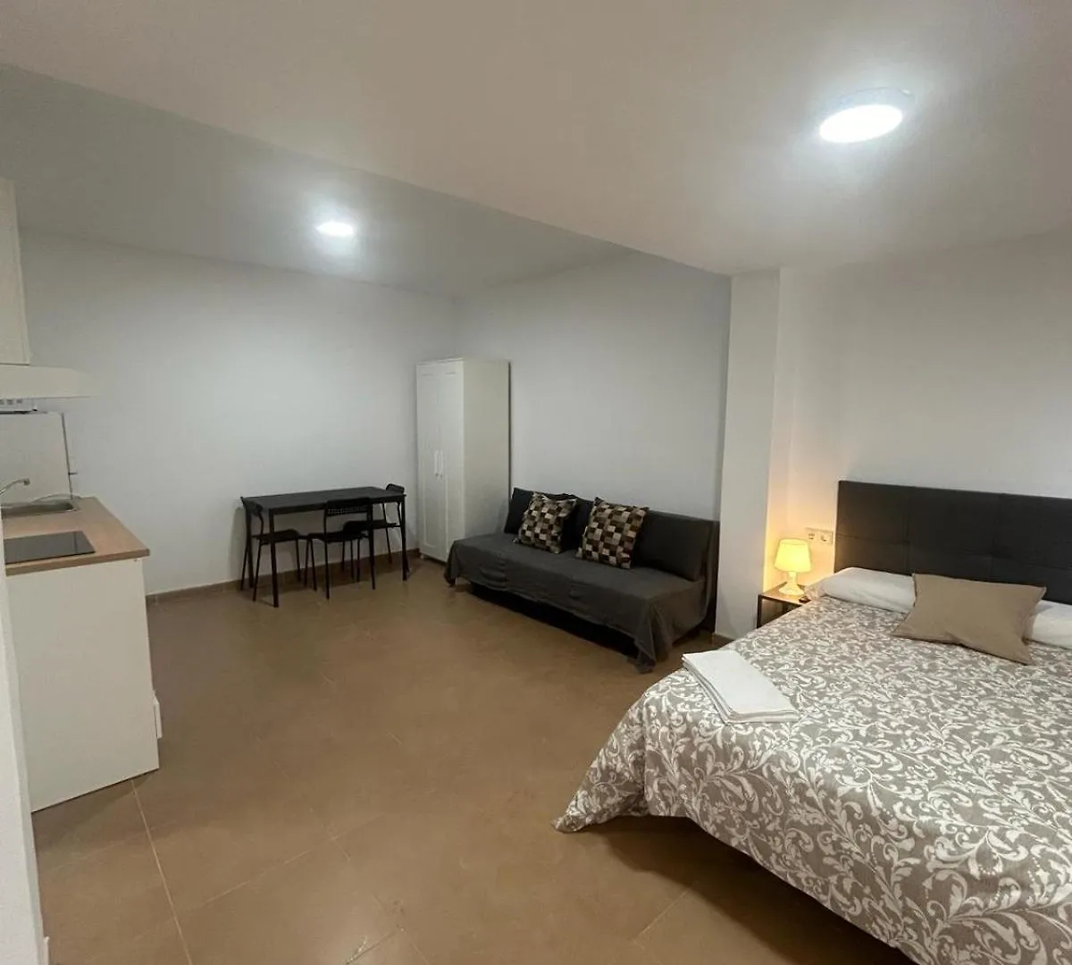 Apartamentos Playa Del Palo Málaga 0*,  Spagna