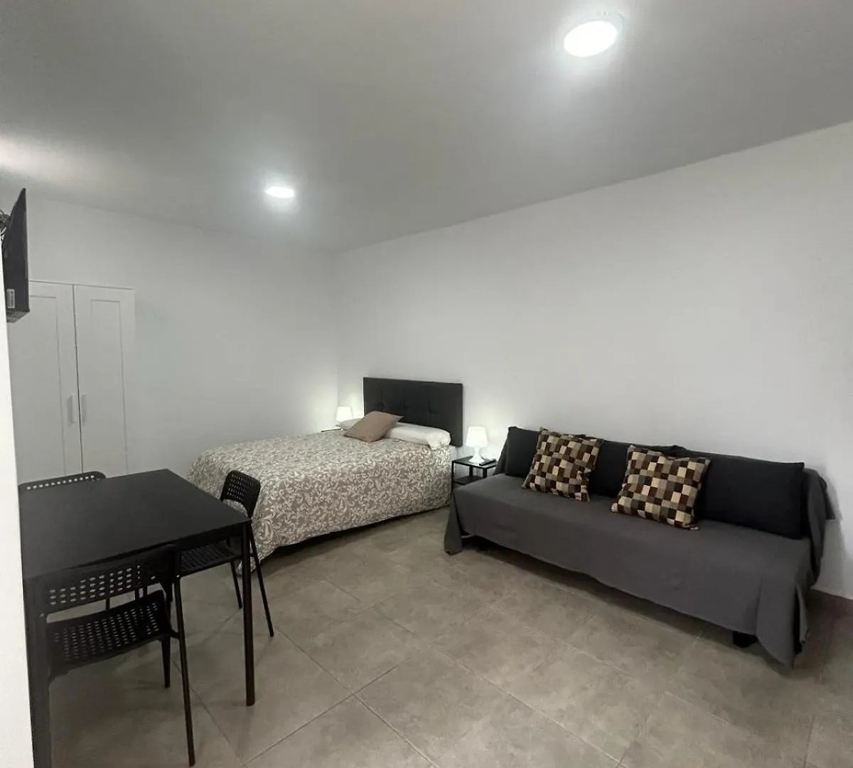 Apartamentos Playa del Palo Málaga 0*,