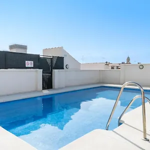 Picasso With Swimming Pool And Parking In The Center! Apartment