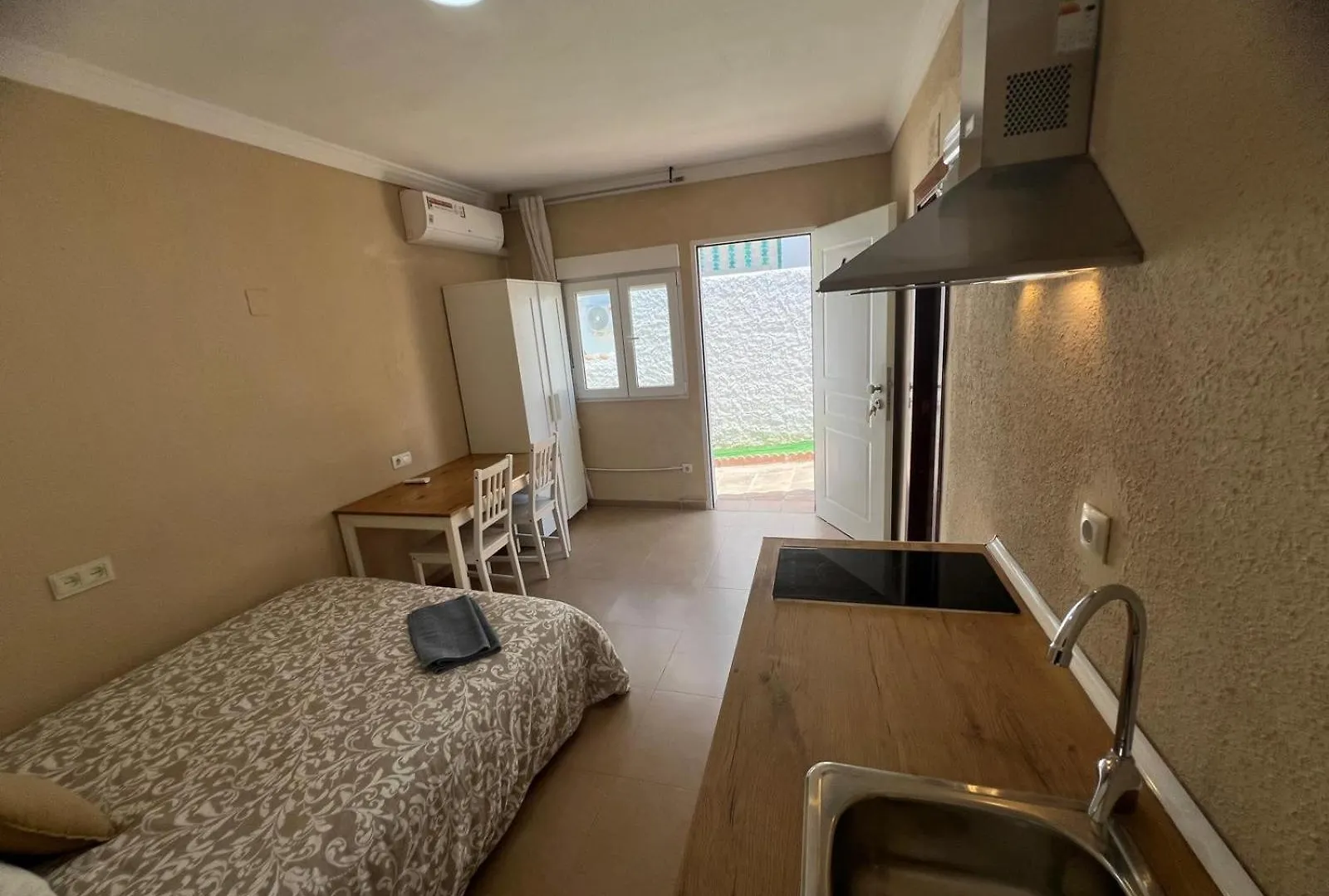 Apartamentos Playa Del Palo Malaga Spain
